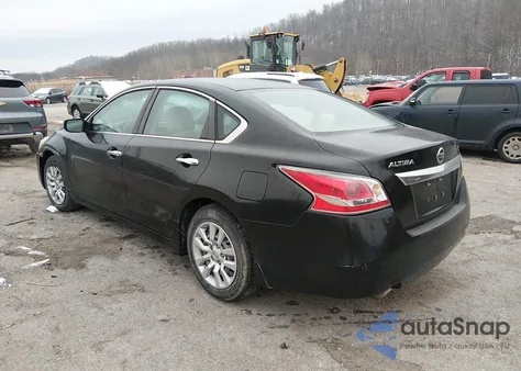 2015 Nissan Altima 2.5 S z USA, uszkodzony, nr VIN 1N4AL3AP9FC423052